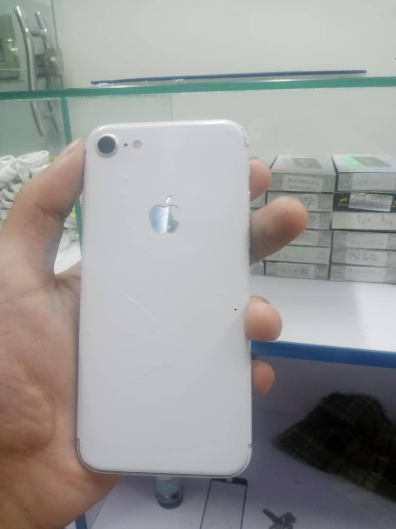 Apple iPhone 8 0