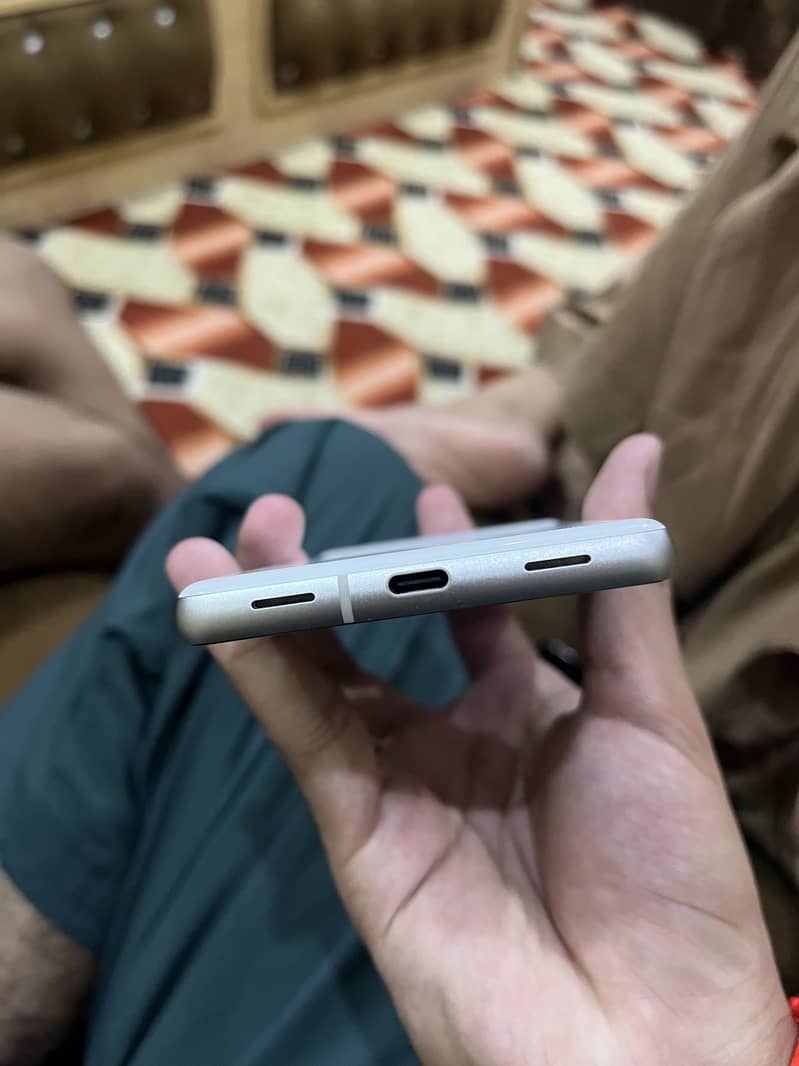 Google Pixel 7a 2