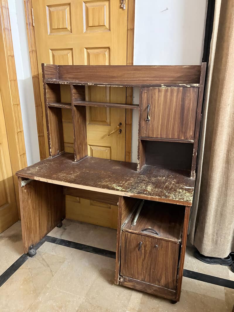 Study Table Used like new 0