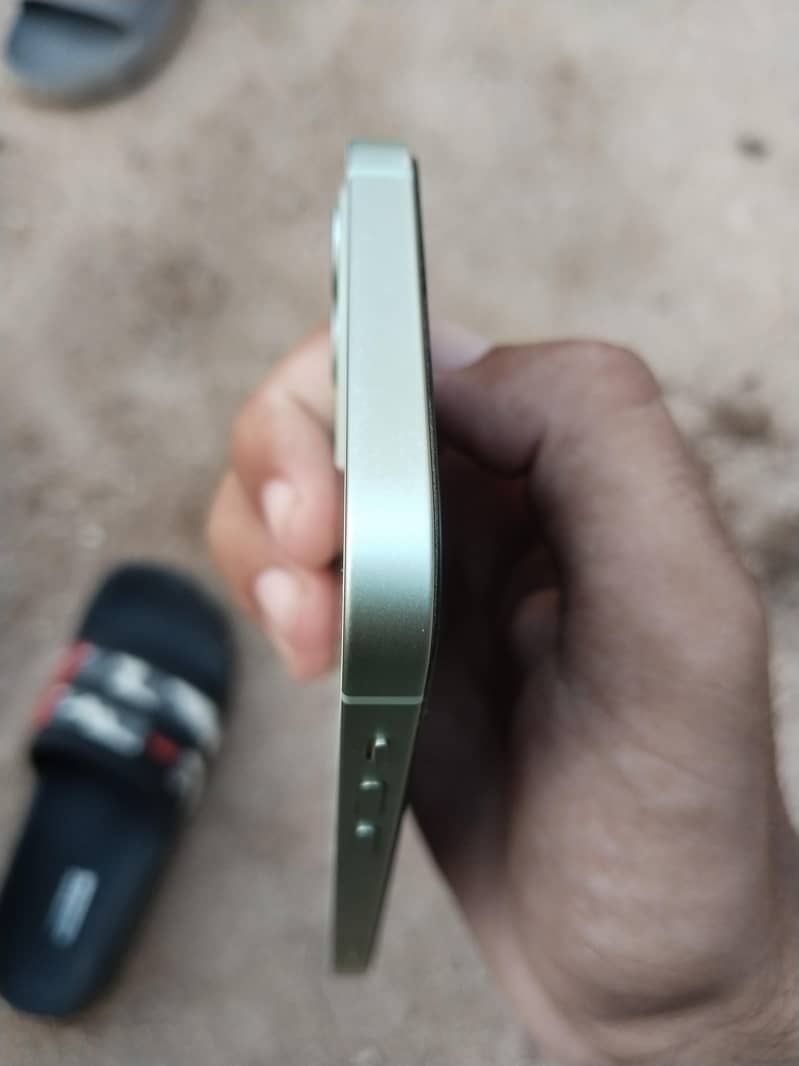 Apple iPhone 12 1