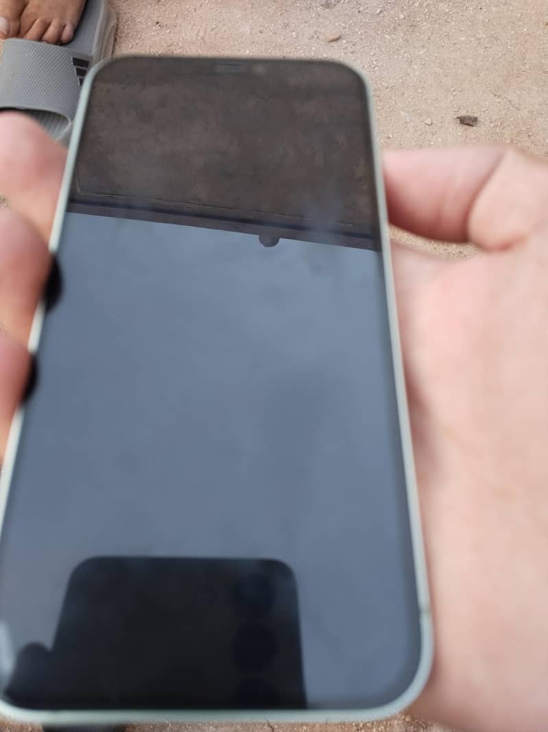 Apple iPhone 12 6