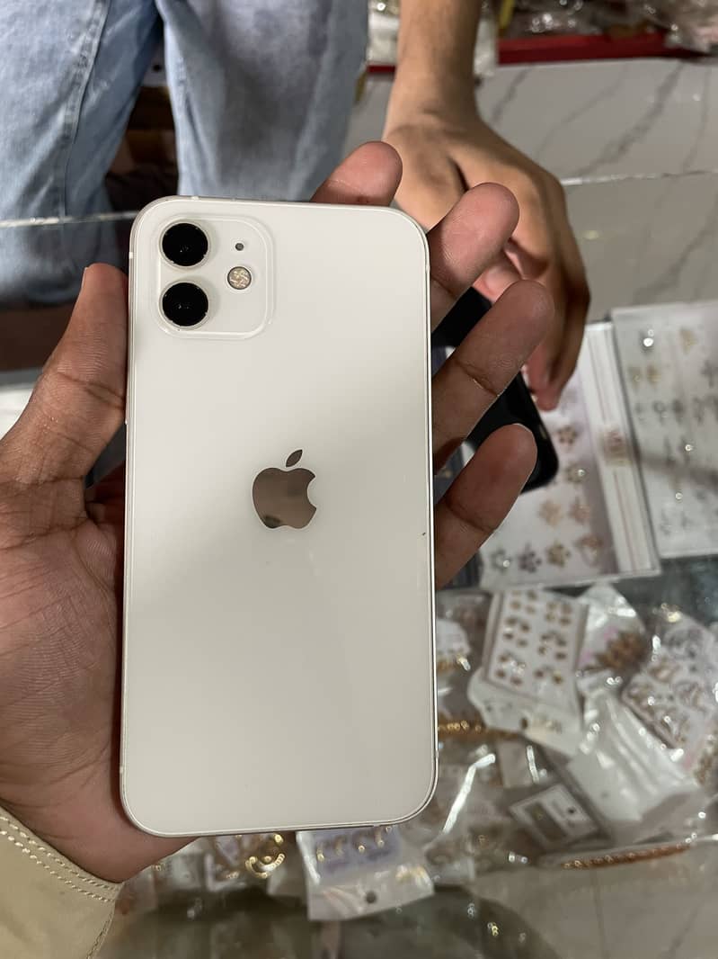 Apple iPhone 12 1