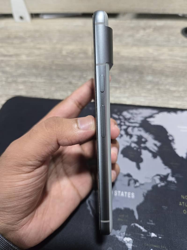 Google Pixel 8 11