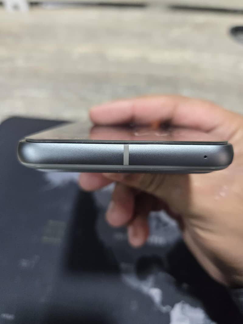 Google Pixel 8 13