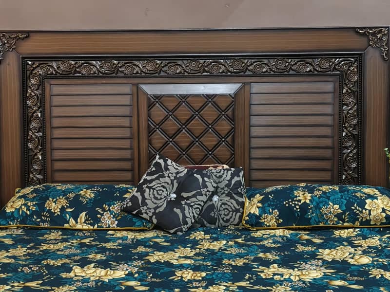 Bed with Dressing 0