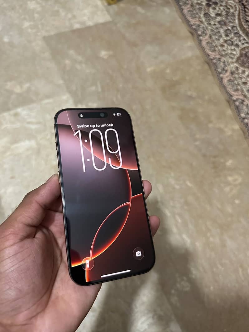 Apple iPhone 16 Pro 0