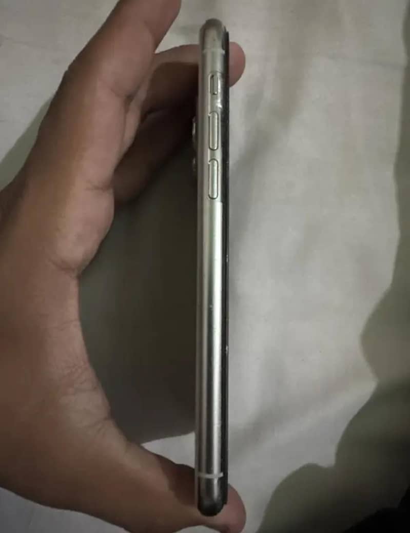 Apple iPhone 11 Pro 3