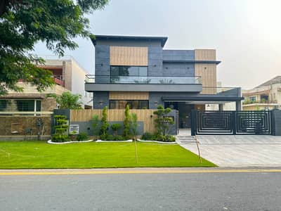 100 % Original Picture Defence 1 Kanal Corner Modren Design Bungalow For Sale Phase 5