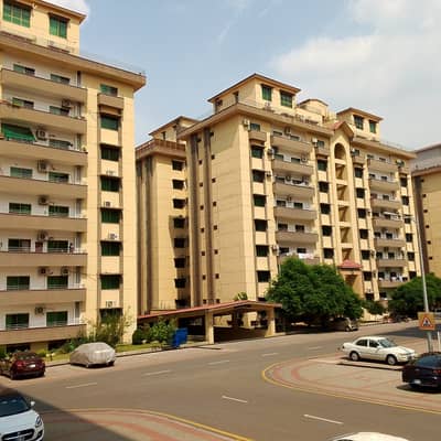 10 MARLA 3 BEDROOM APARTMENT AVAILABLE FOR SALE