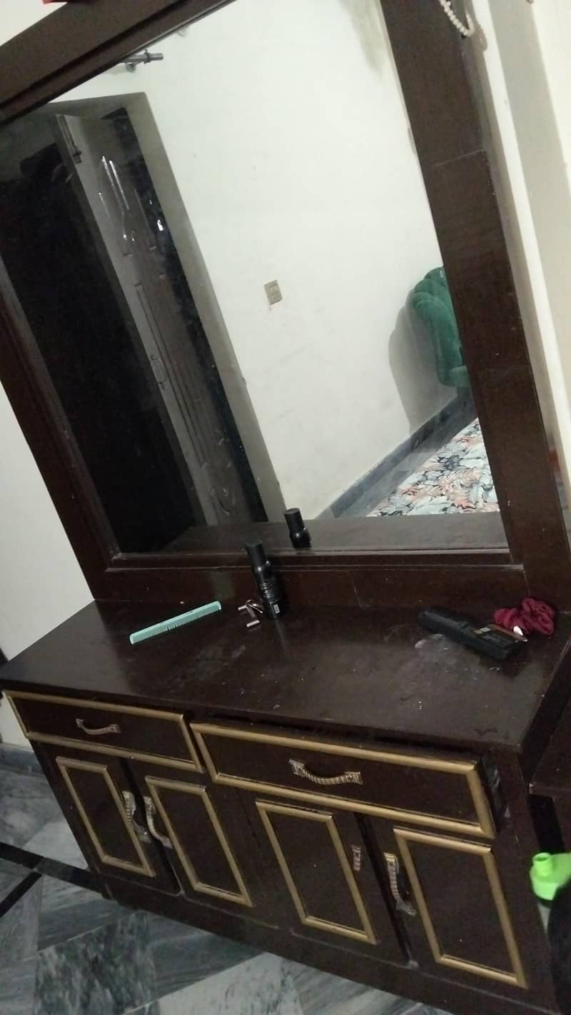 bed dressing table 3 table set chears stul 4 sadtable 4