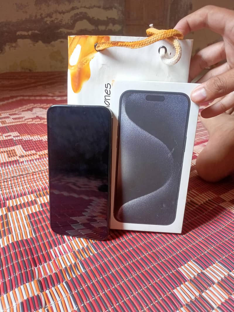Apple iPhone 15 Pro Max 0