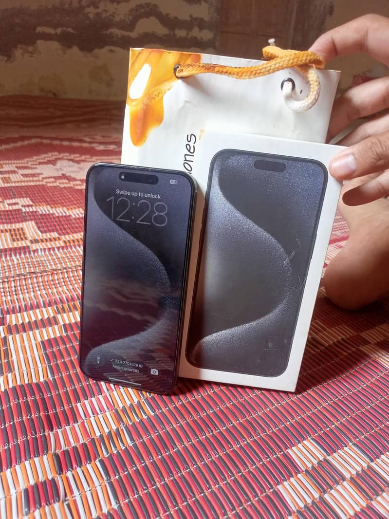 Apple iPhone 15 Pro Max 3