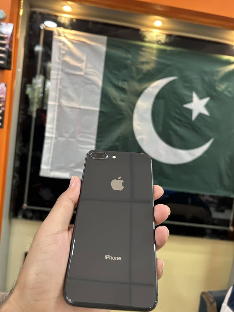 Apple iPhone 8 Plus 0