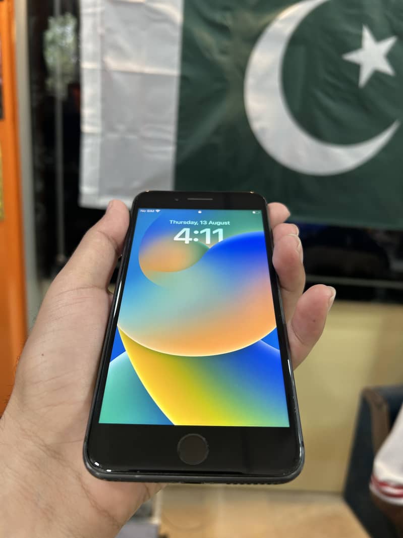 Apple iPhone 8 Plus 4