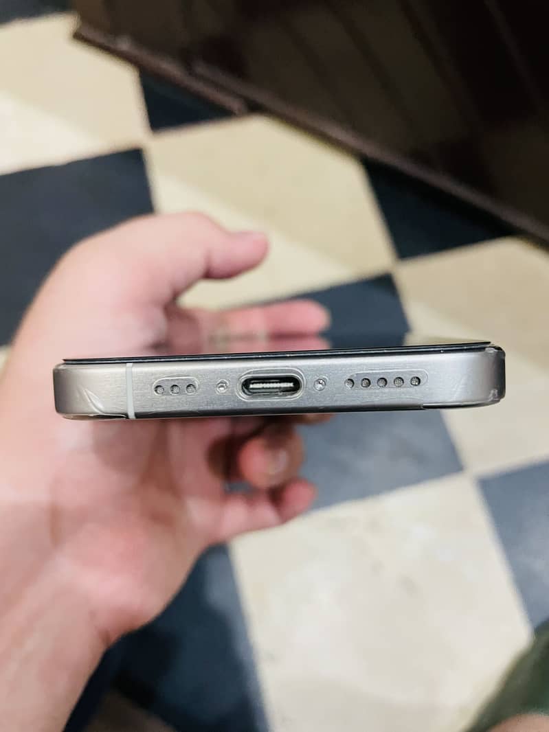 Apple iPhone 15 Pro 1