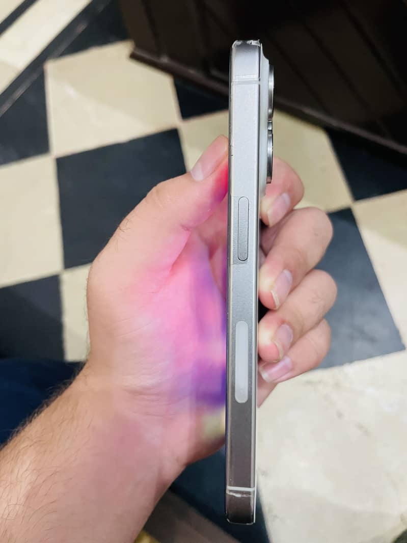 Apple iPhone 15 Pro 5