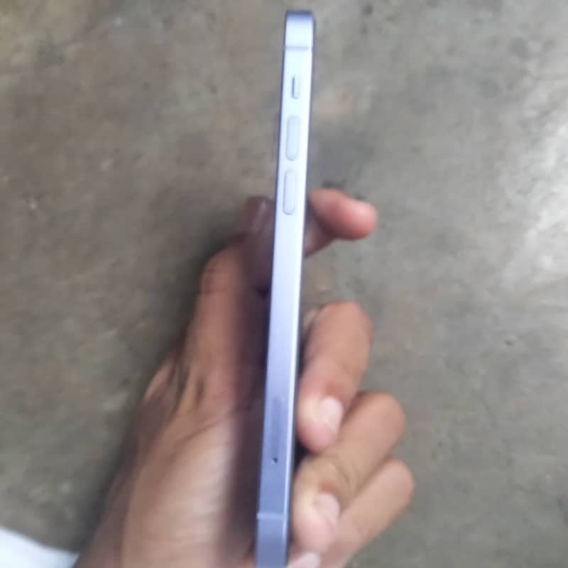 Apple iPhone 12 5