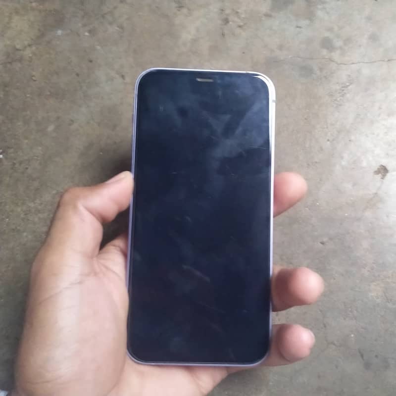 Apple iPhone 12 6