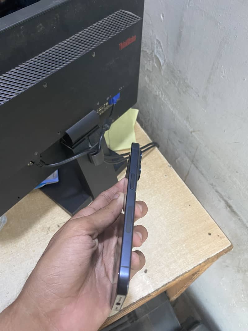 Apple iPhone 15 Pro 2