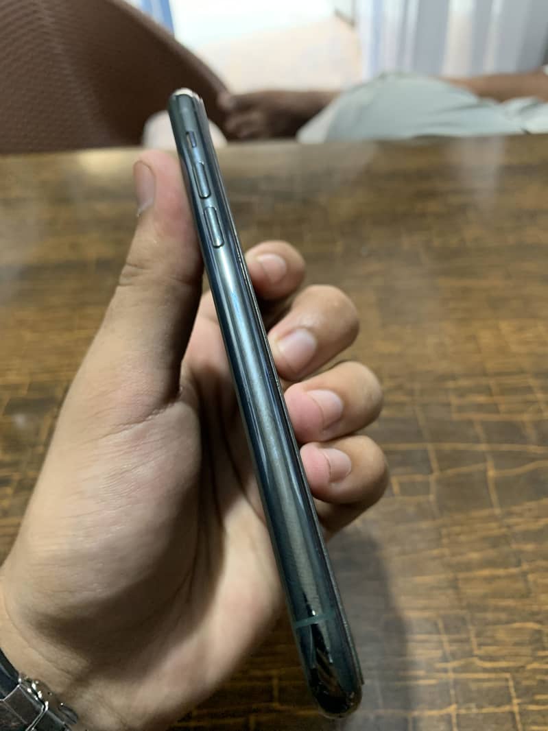 Apple iPhone 11 Pro 9