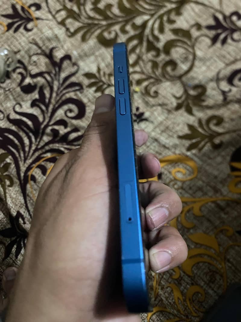Apple iPhone 13 3