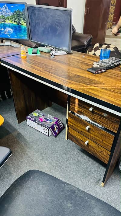 Office table