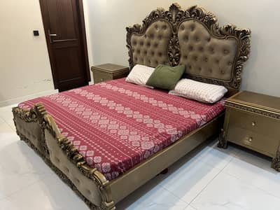Slightly use complete royal bed set