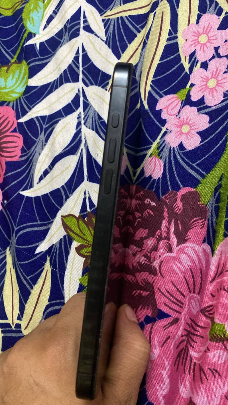 Apple iPhone 15 Pro Max 3