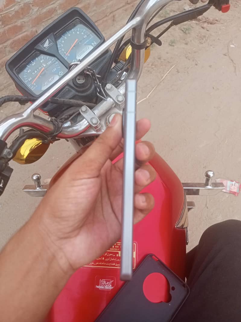 Sharp Aquos R7 2