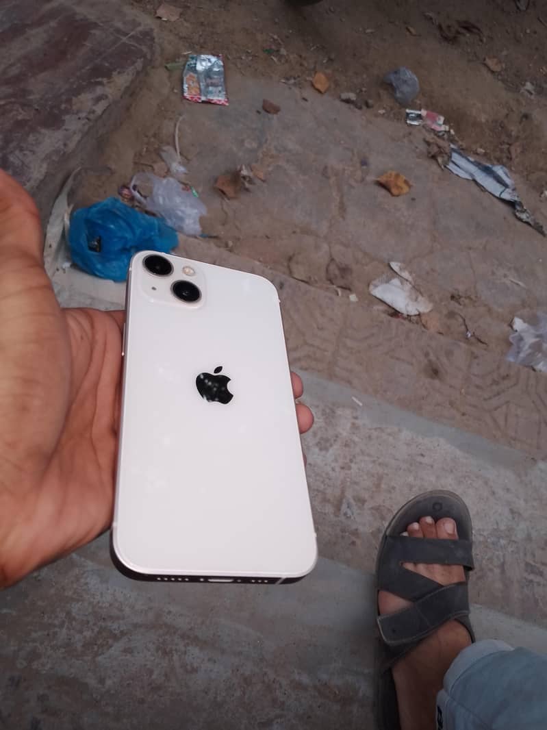 Apple iPhone 13 0
