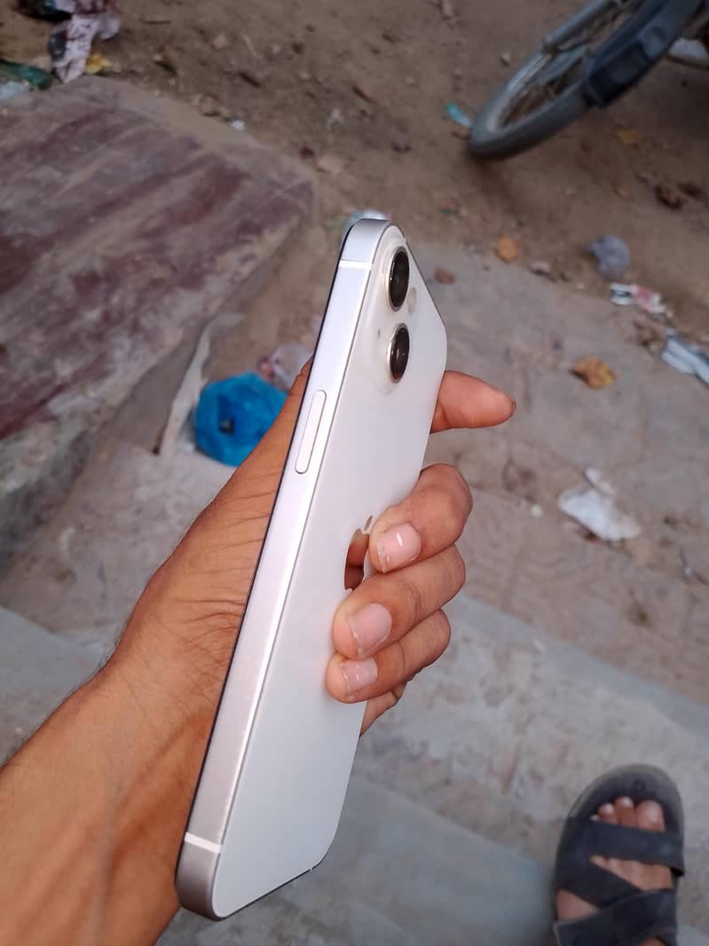 Apple iPhone 13 1