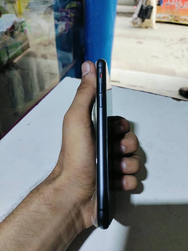 Apple iPhone 11 6