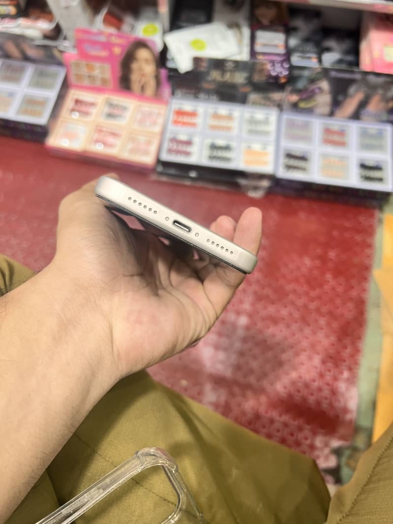 Apple iPhone 17 Pro Max 2