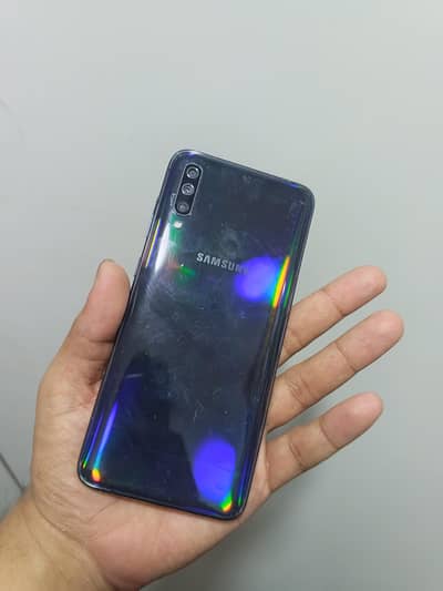 Samsung Mobile A70