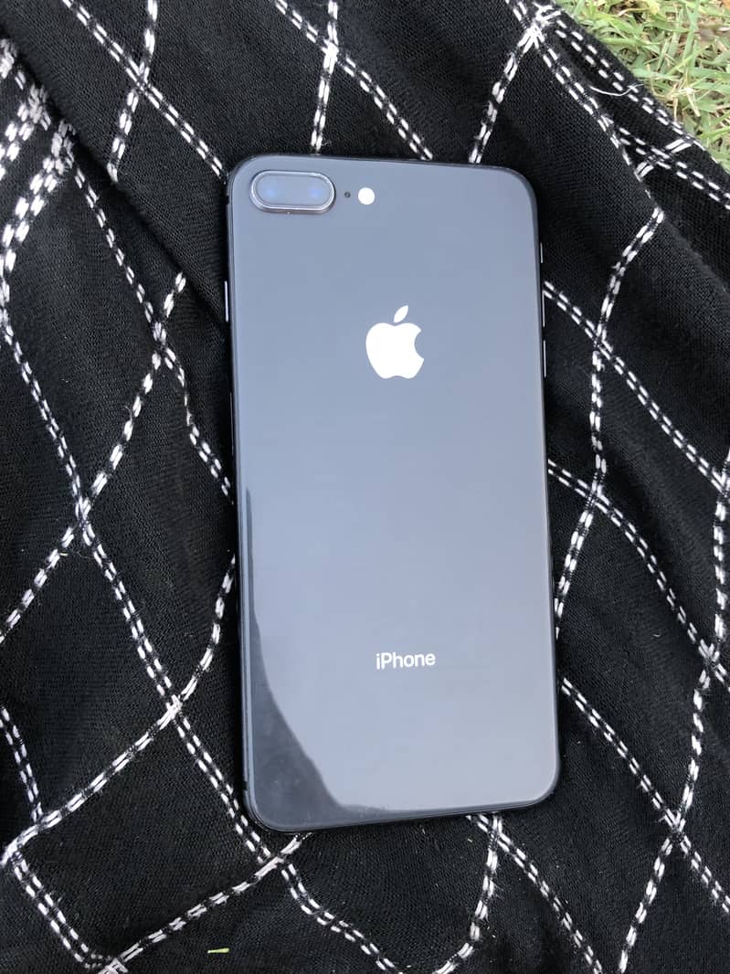 Apple iPhone 8 Plus 0
