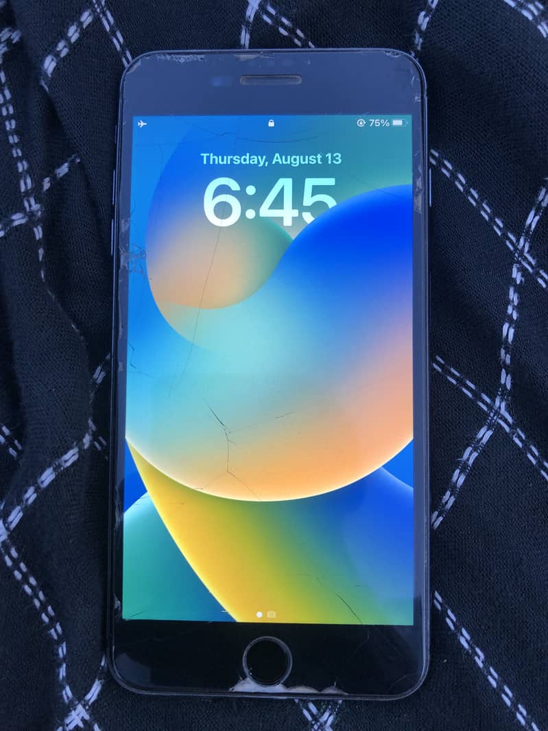 Apple iPhone 8 Plus 1