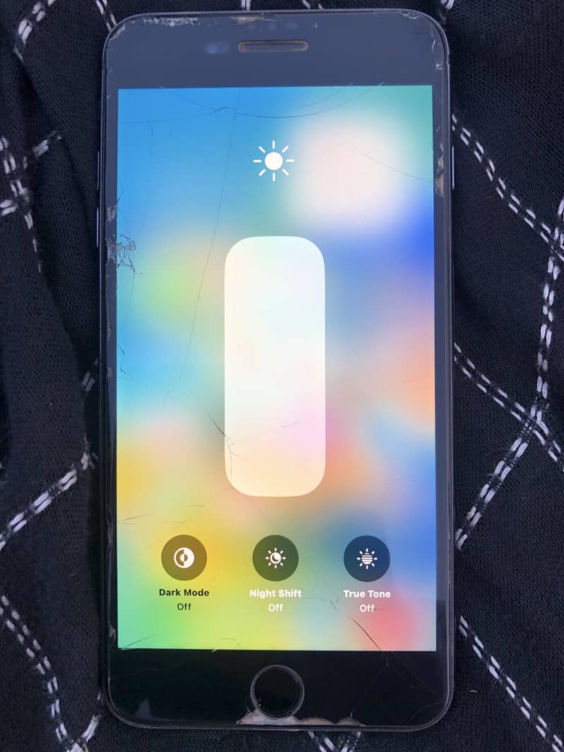 Apple iPhone 8 Plus 4