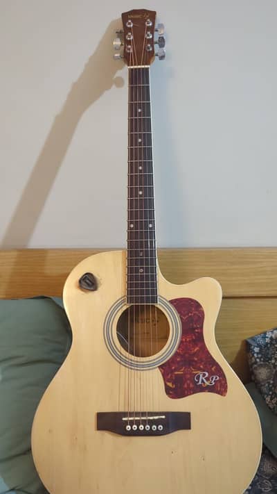Semi acoustic guitar