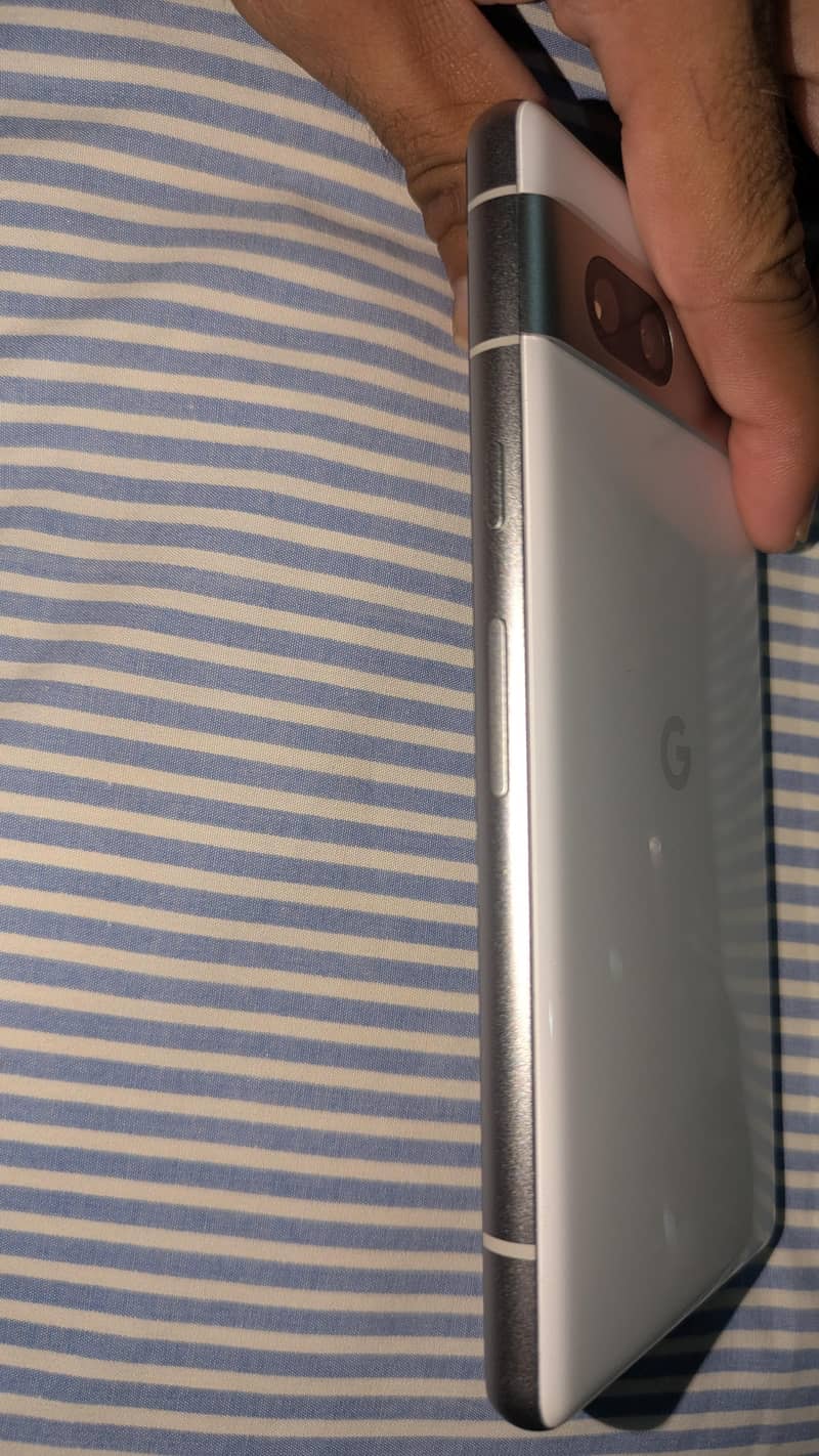 Google Pixel 7a 5