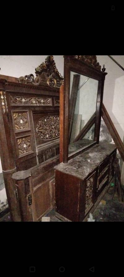 pure chinioti furniture h emergency sale krna h