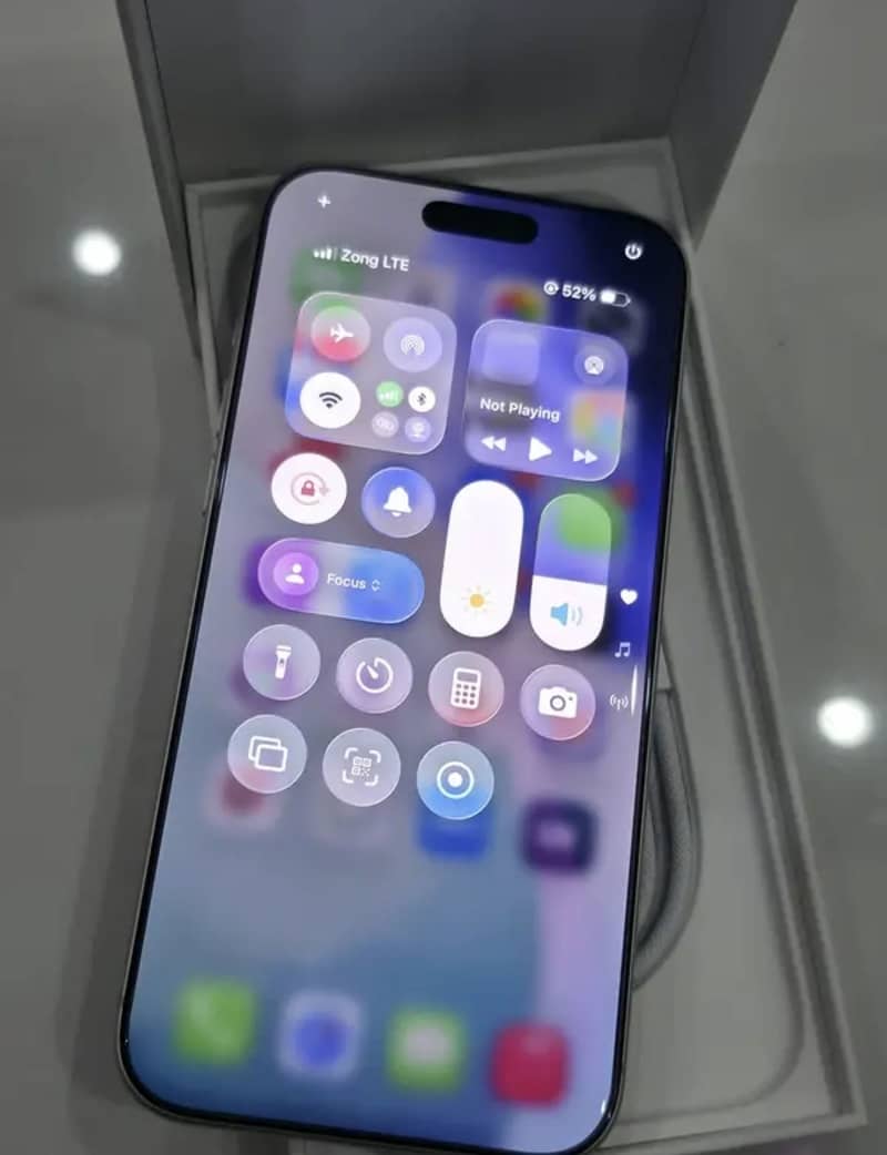 Apple iPhone 17 Pro Max 3