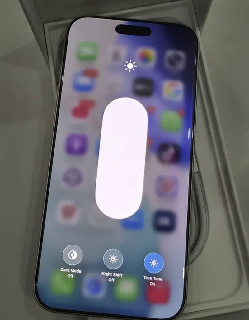 Apple iPhone 17 Pro Max 5