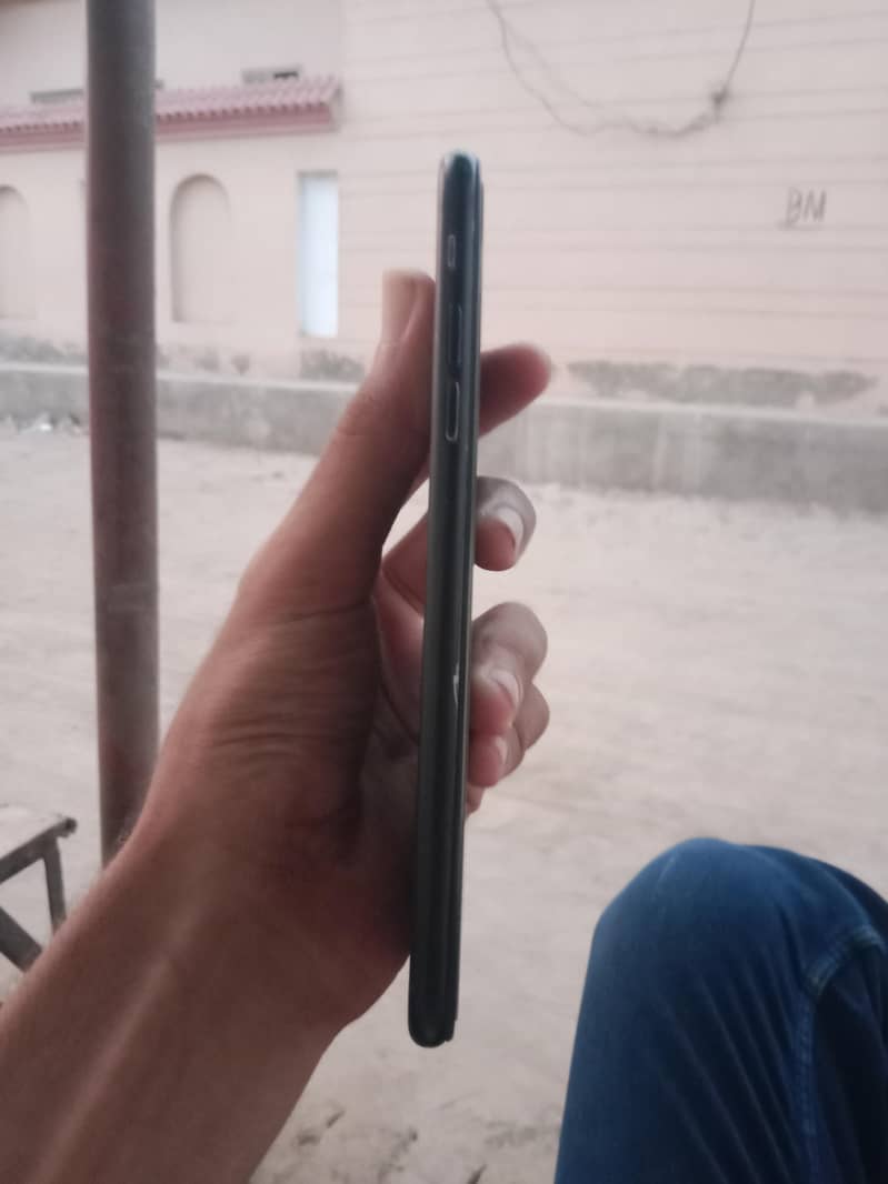 Apple iPhone 7 Plus 1
