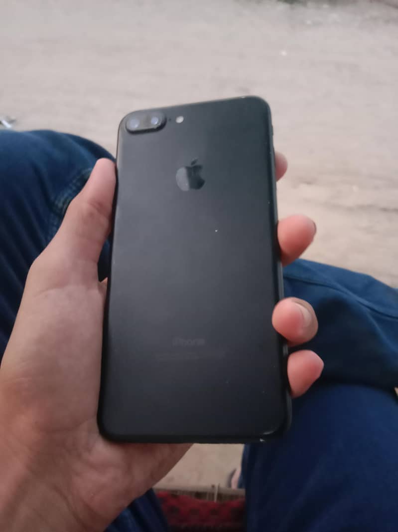 Apple iPhone 7 Plus 2