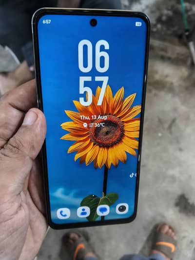 Vivo Y29 (8,128)
