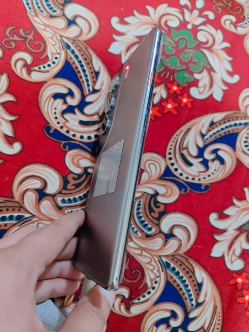 Tecno CAMON 40 Pro 1