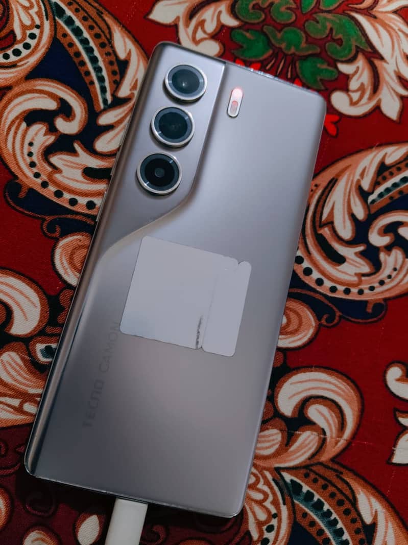 Tecno CAMON 40 Pro 3