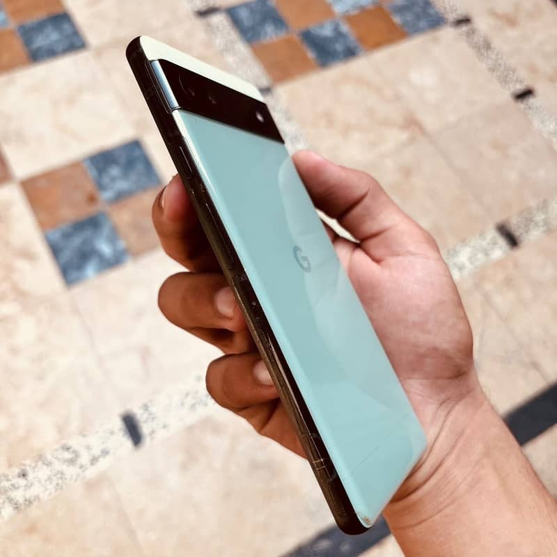 Google Pixel 6a 5