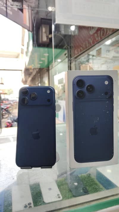 Apple iPhone 17 Pro Max jv just active deep blue