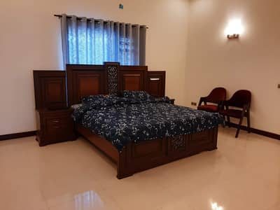 Soild wooden bed with 8 inch molty spring mattress for sale